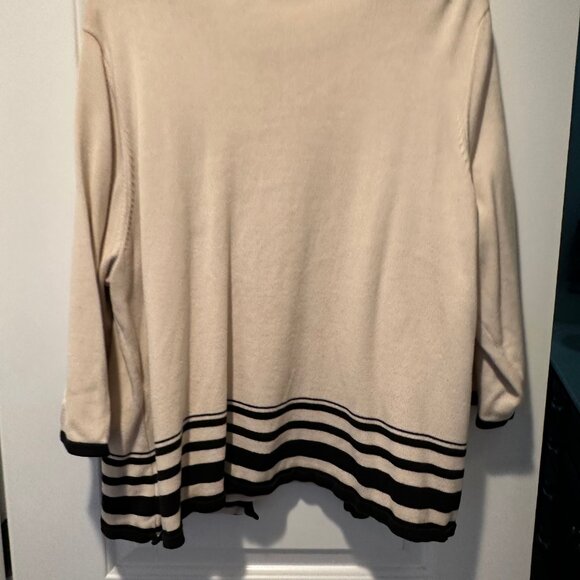 Women's Cardigan - Picture 2 of 3